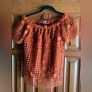 Maurices extra small short sleeve lace overlining rust shirt